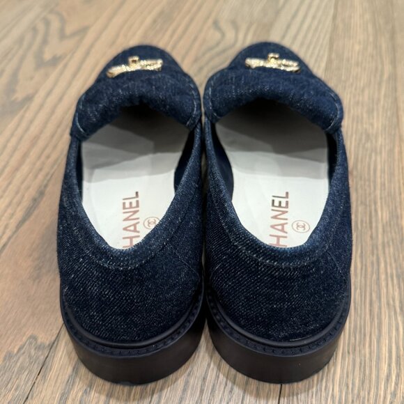 Chanel | Dark Blue Denim CC Turnlock Loafers | Size 37.5 - Picture 8 of 10